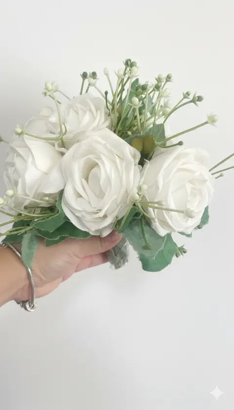 Arranjo Pequeno de Flores Artificiais – Branco