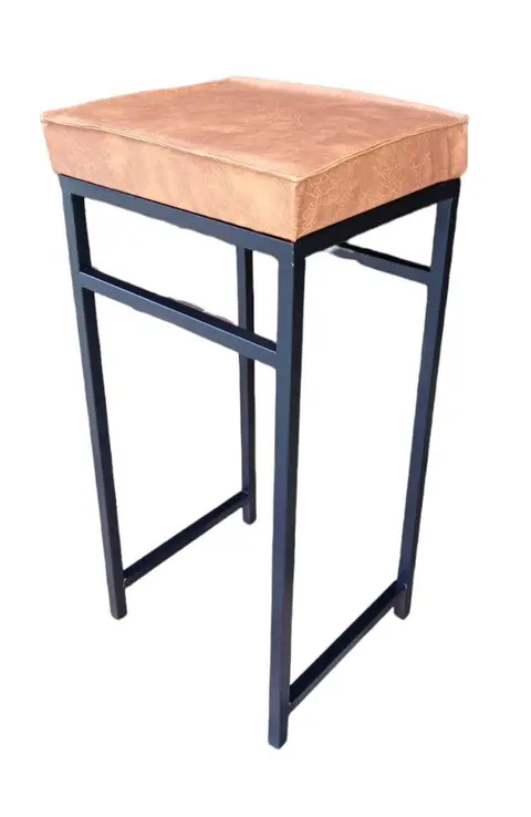 Banqueta de Couro Quadrada A:0,80cm