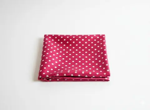 Toalha quadrada rosa (bolinha)
